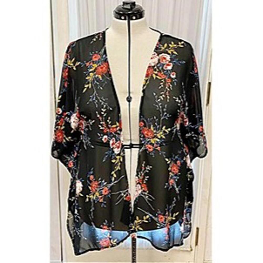Torrid sheer floral kimono. Size 1/2